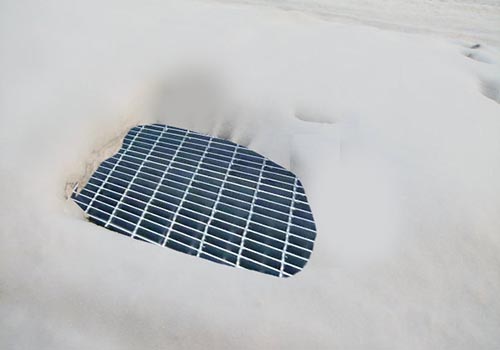 Alacsony hőmérsékletnek ellenálló acélrács